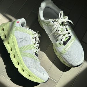 ON RUNNING WOMEN'S CLOUDGO Size US 37